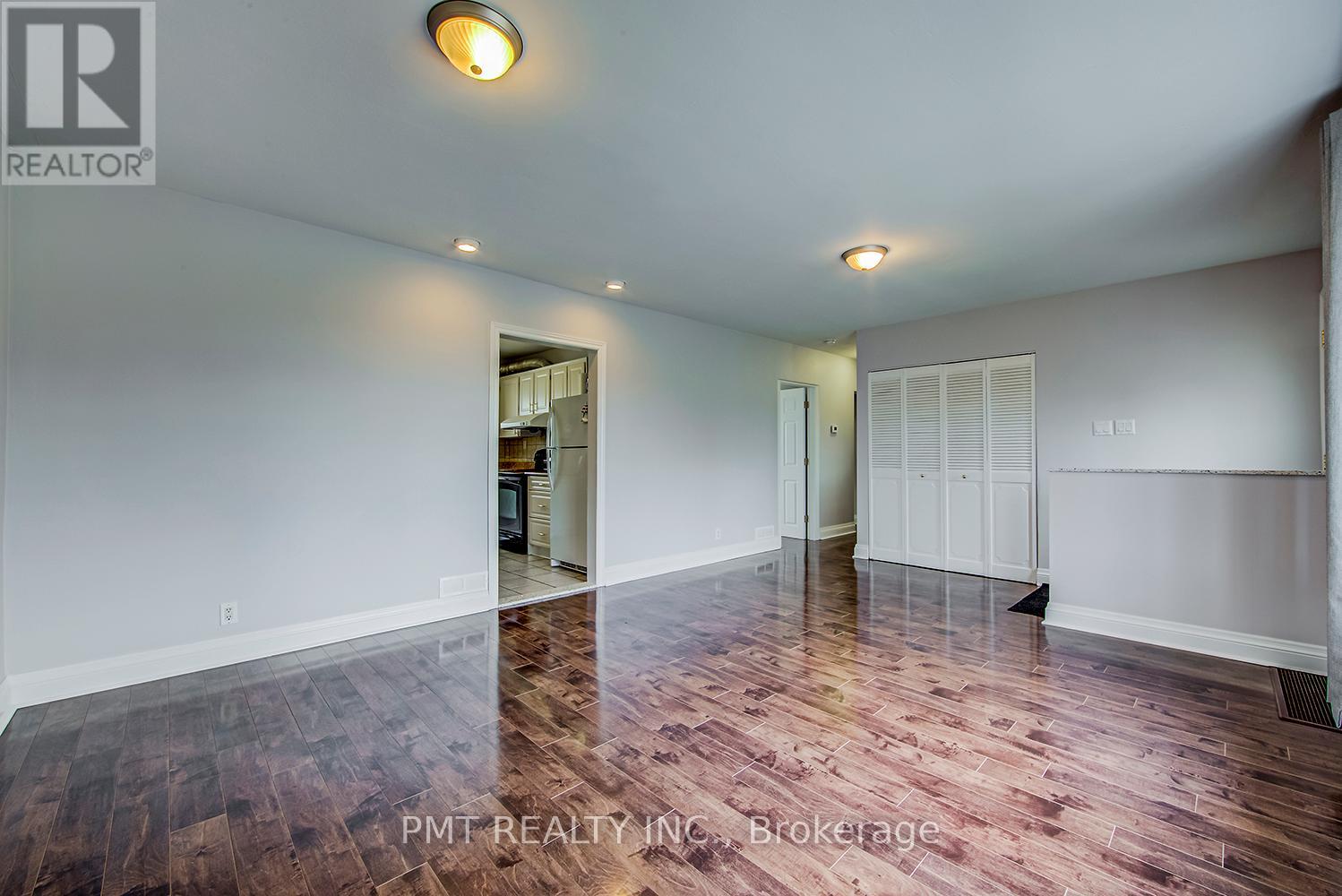 Photo 14 of Upper 11 Bellefontaine Street, Toronto ON