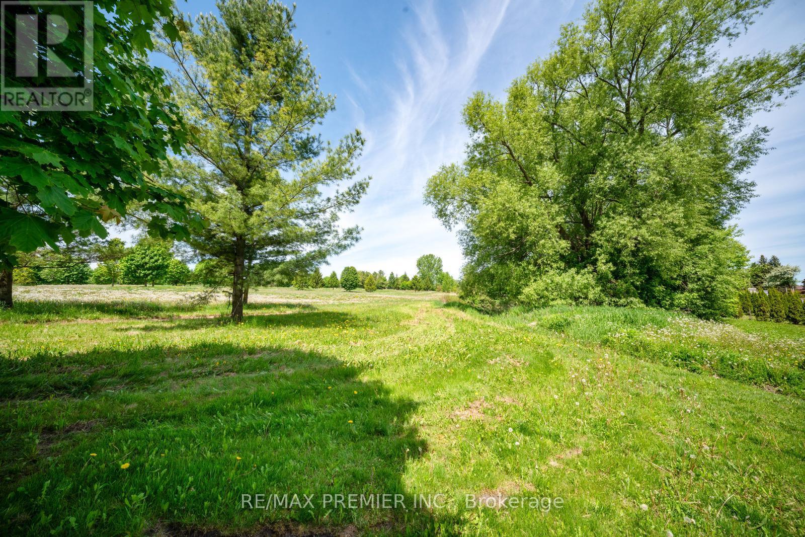 Photo 26 of 68 Inverness Way, Bradford West Gwillimbury ON