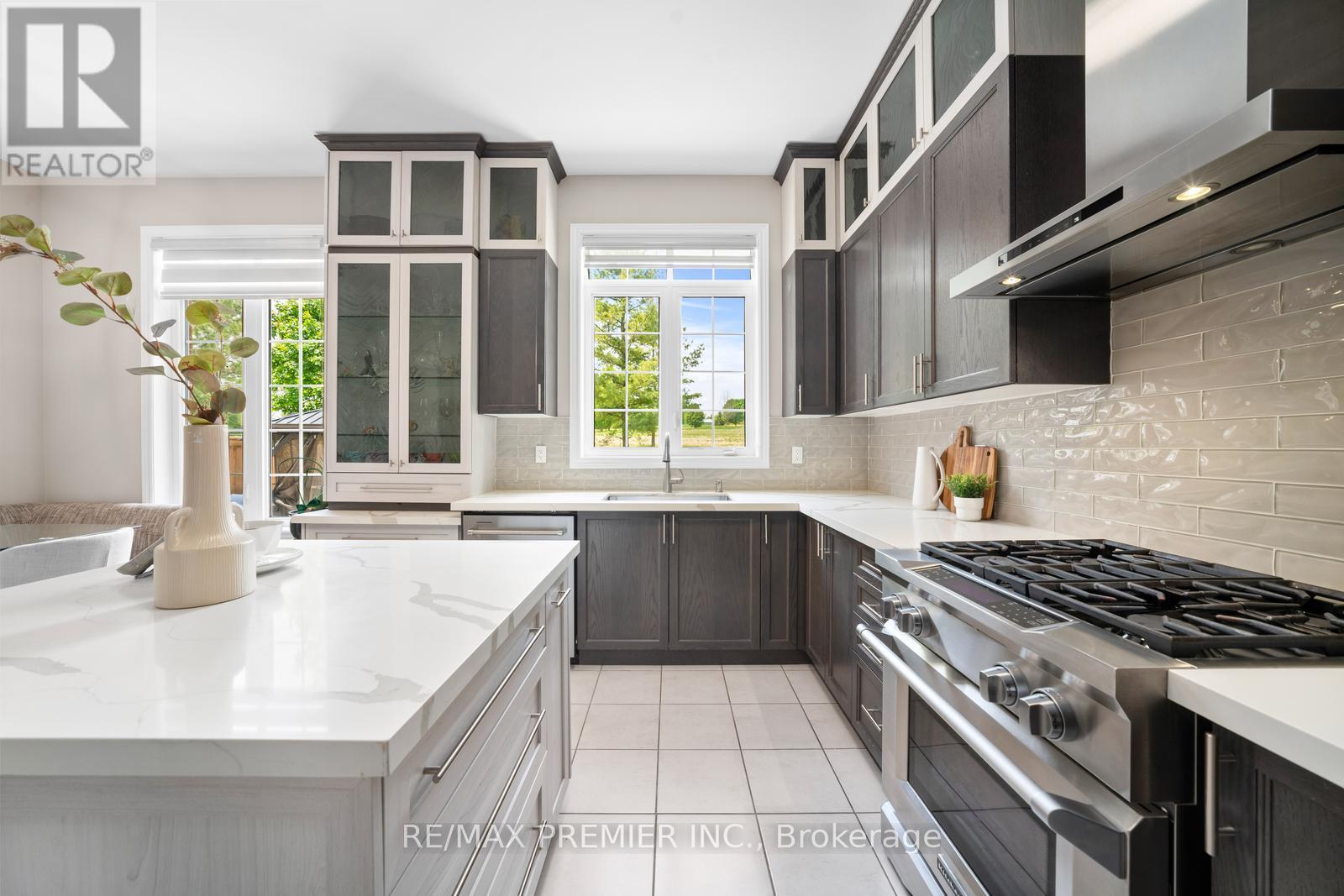 Photo 32 of 68 Inverness Way, Bradford West Gwillimbury ON
