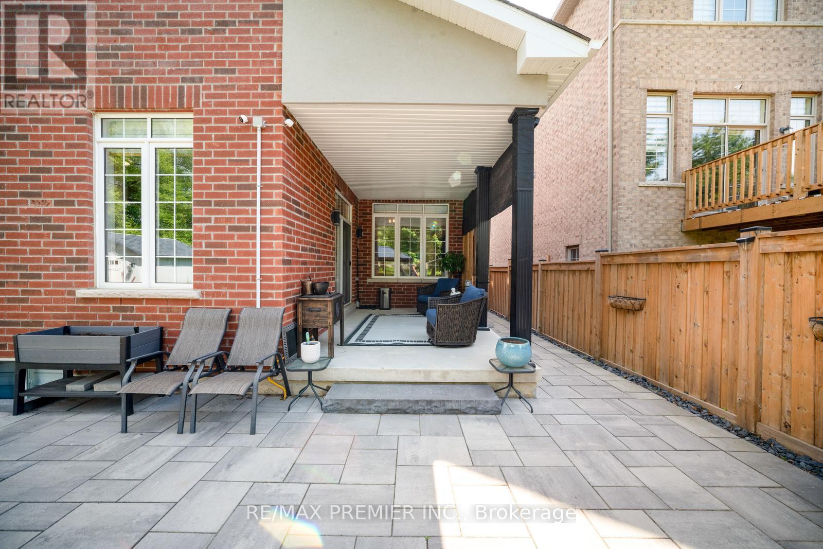 Photo 18 of 68 Inverness Way, Bradford West Gwillimbury ON
