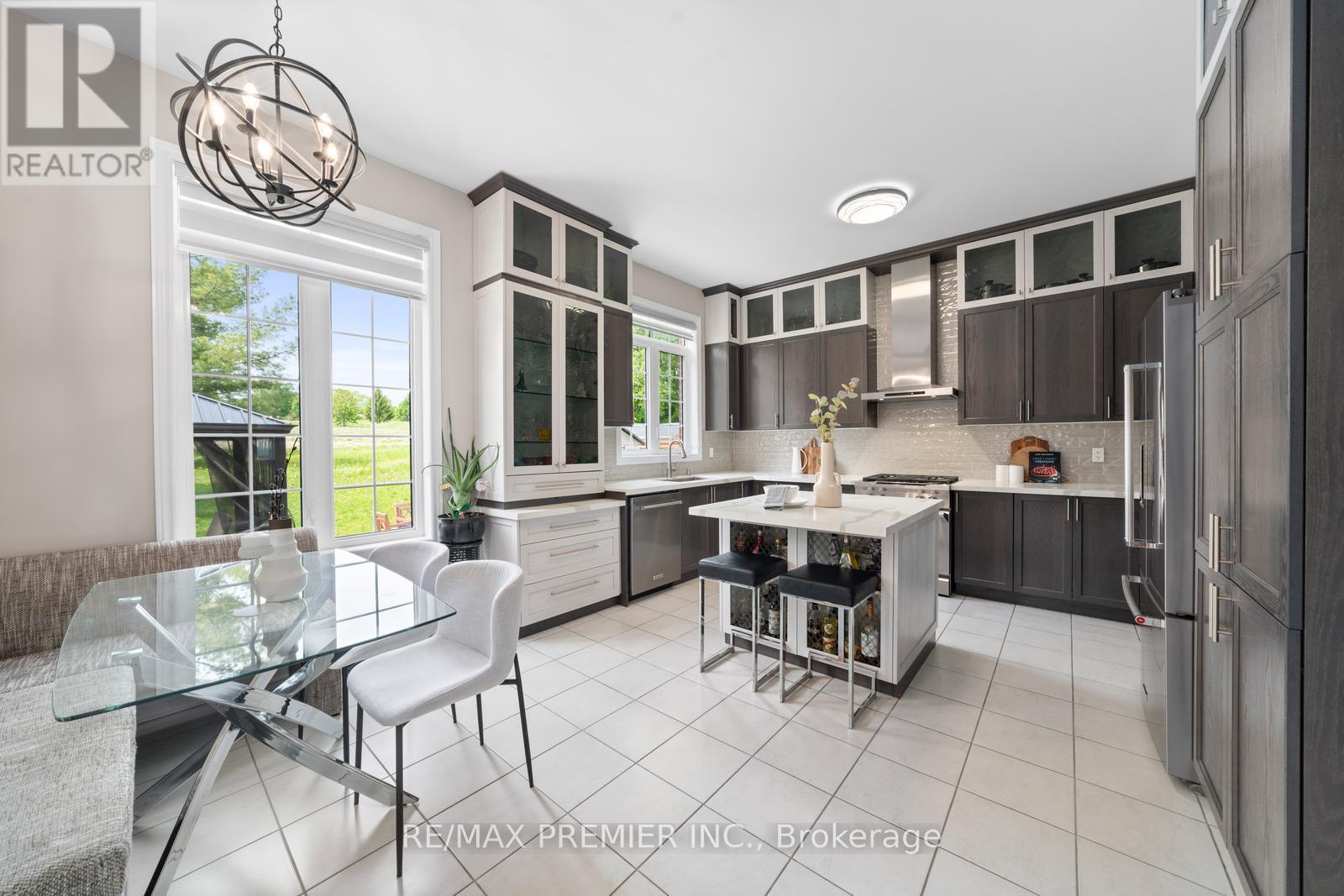 Photo 25 of 68 Inverness Way, Bradford West Gwillimbury ON