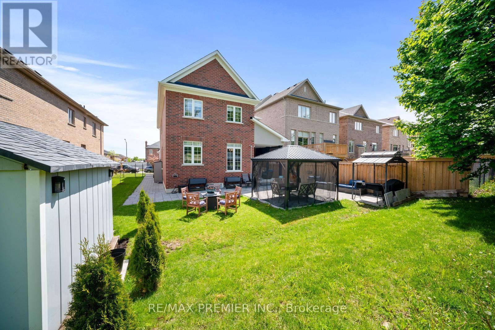 Photo 29 of 68 Inverness Way, Bradford West Gwillimbury ON