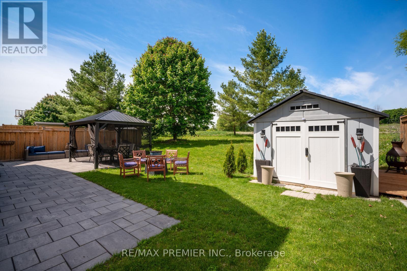 Photo 13 of 68 Inverness Way, Bradford West Gwillimbury ON