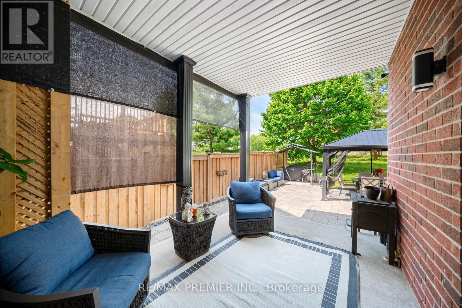 Photo 22 of 68 Inverness Way, Bradford West Gwillimbury ON