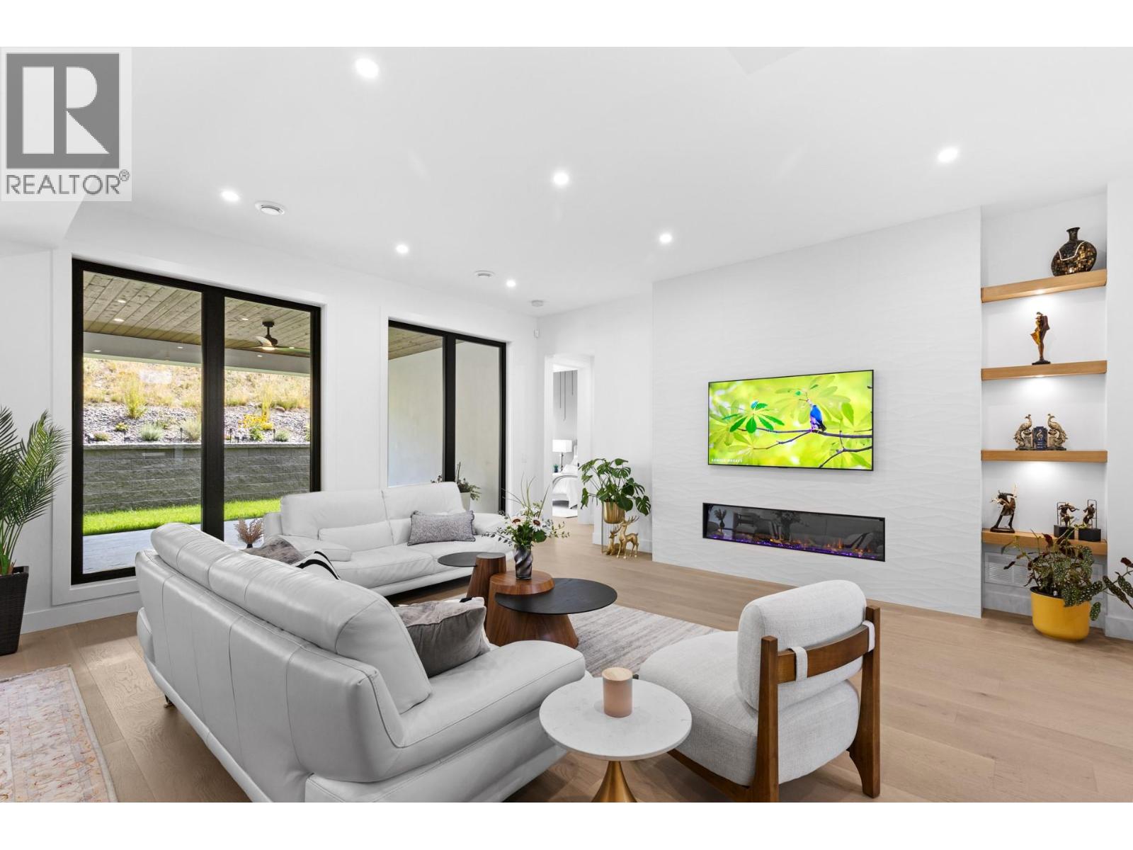 Photo 5 of 437 Vision Court, Kelowna BC