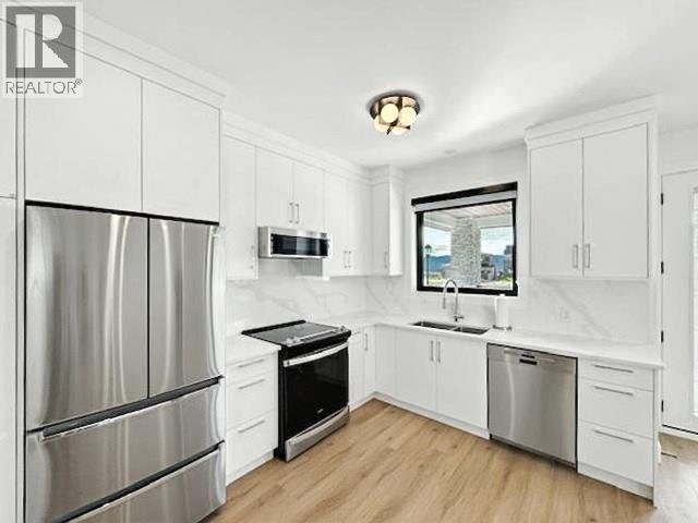 Photo 9 of 437 Vision Court, Kelowna BC