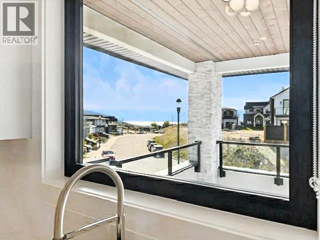 Photo 11 of 437 Vision Court, Kelowna BC