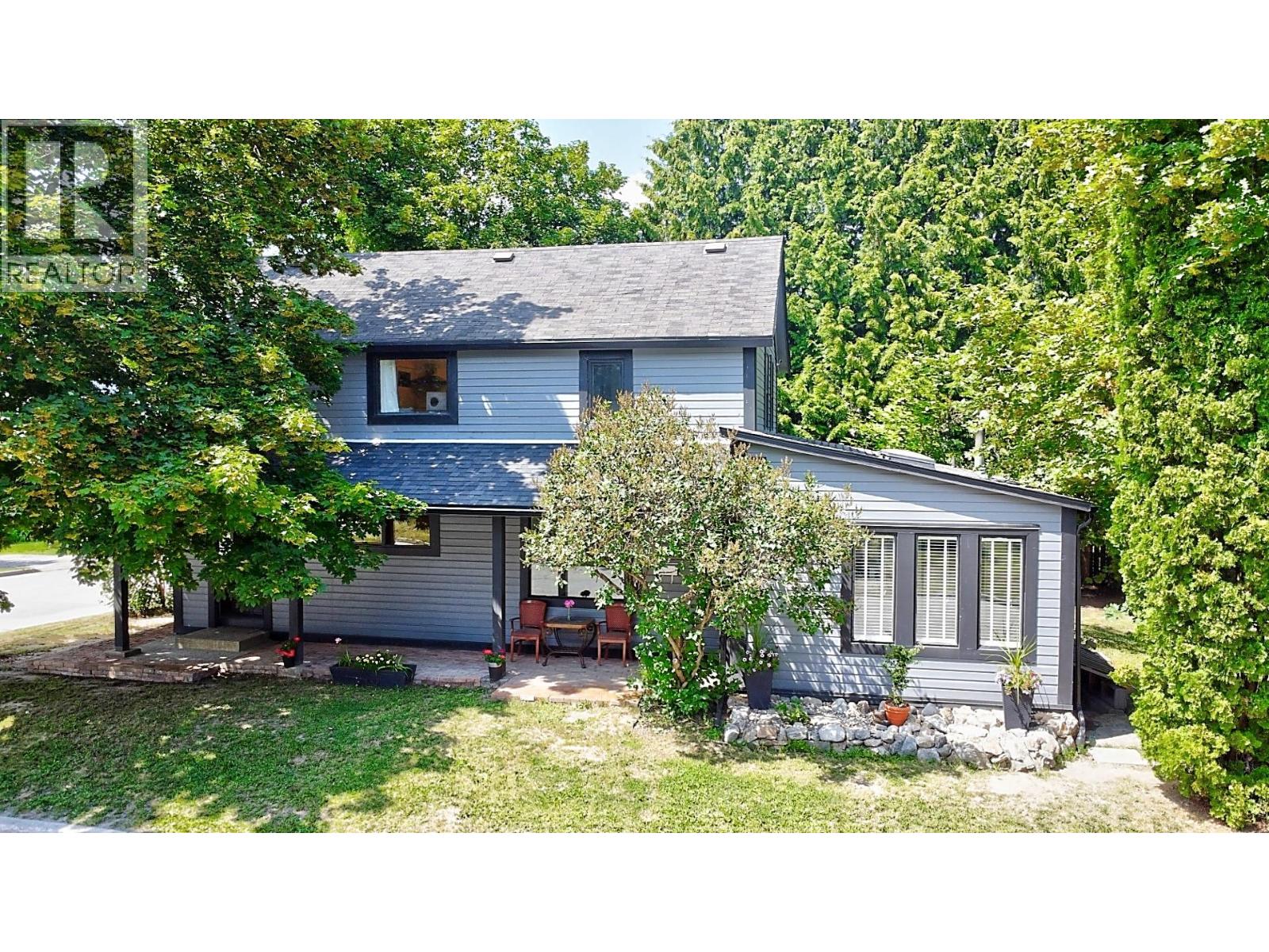 Photo 4 of 1821 Falls Street, Nelson BC
