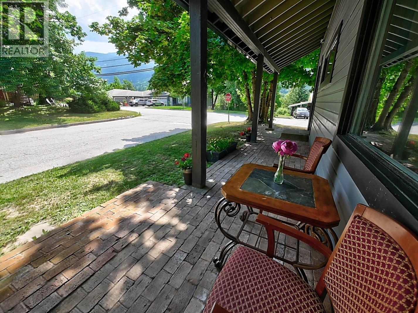 Photo 2 of 1821 Falls Street, Nelson BC