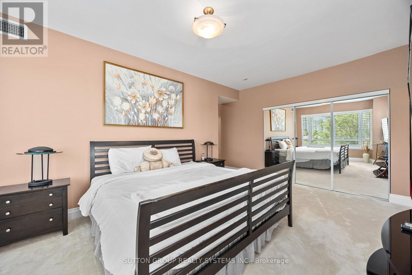 Photo 16 of 302 1 Cordoba Drive, Vaughan ON