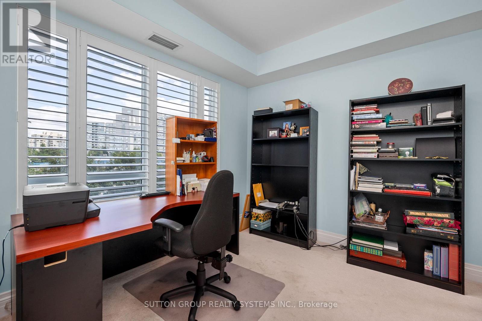 Photo 8 of 302 1 Cordoba Drive, Vaughan ON