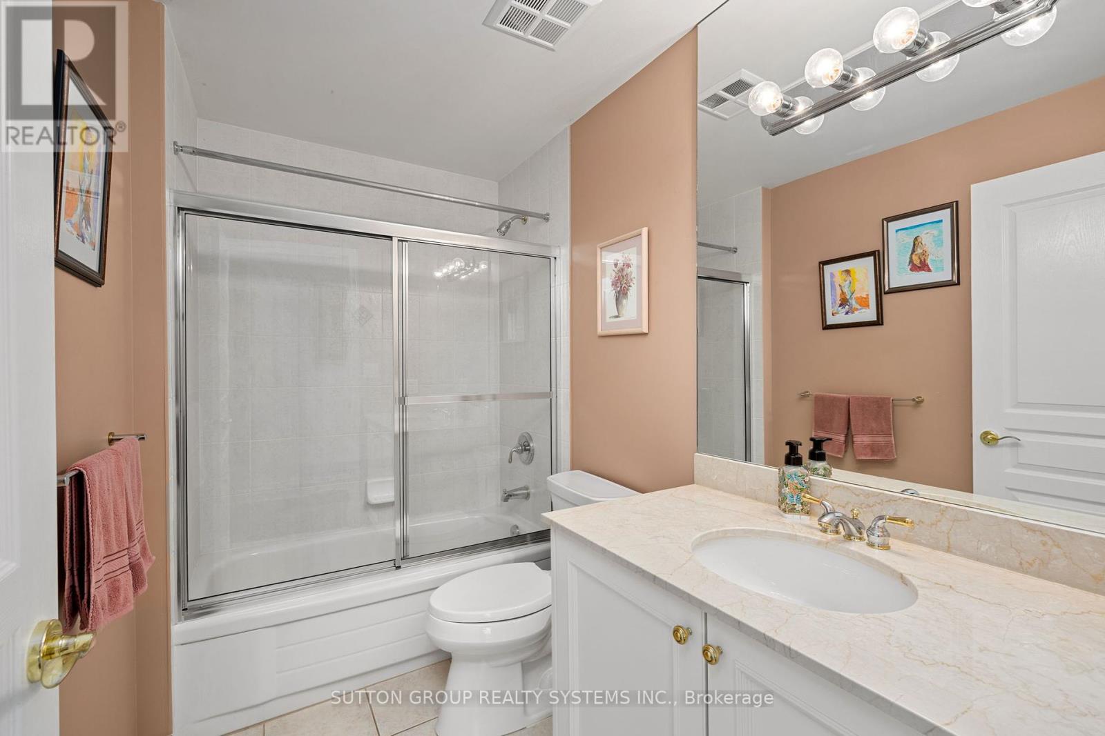 Photo 18 of 302 1 Cordoba Drive, Vaughan ON