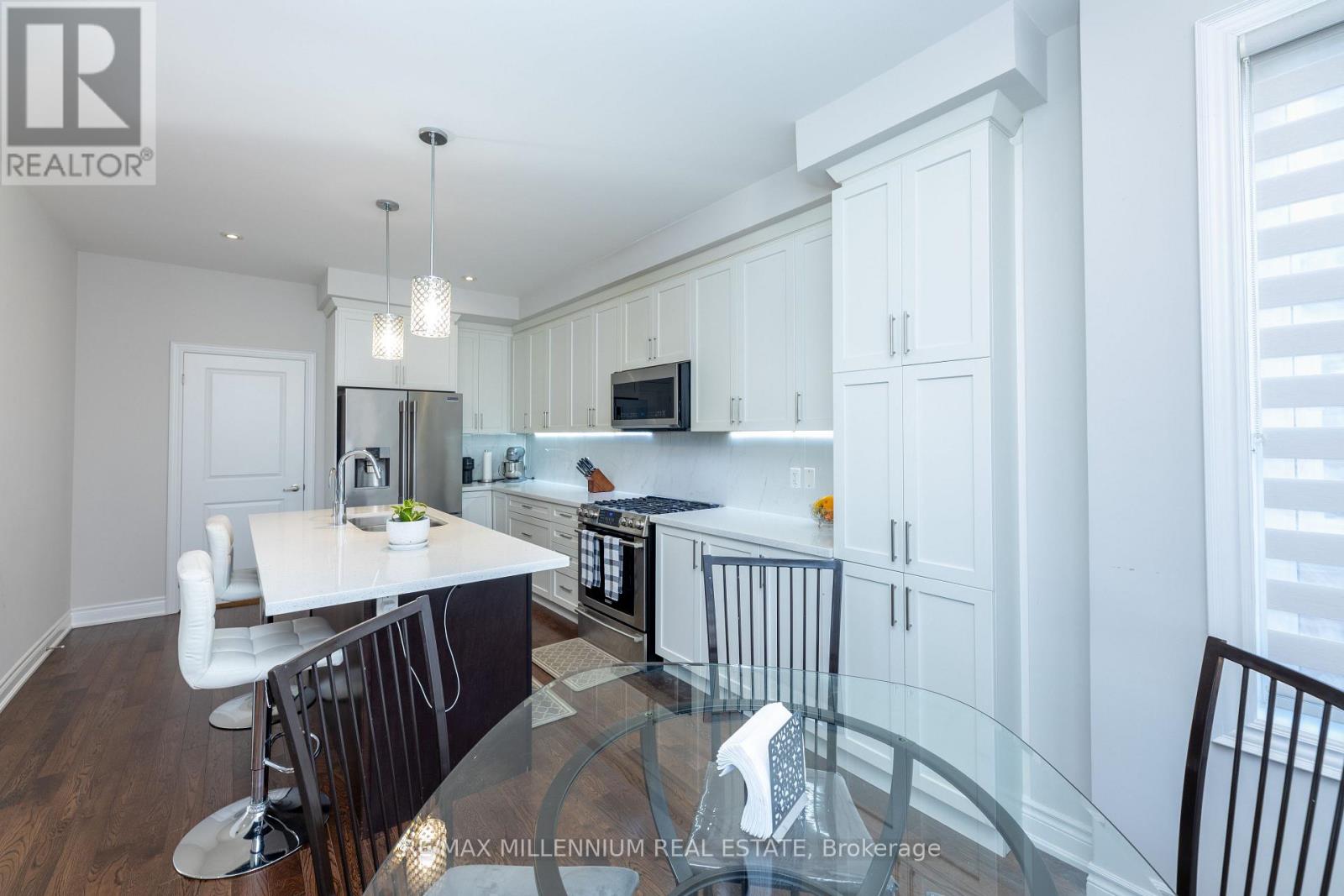 Photo 11 of 40 Frederick Pearson Street, East Gwillimbury ON