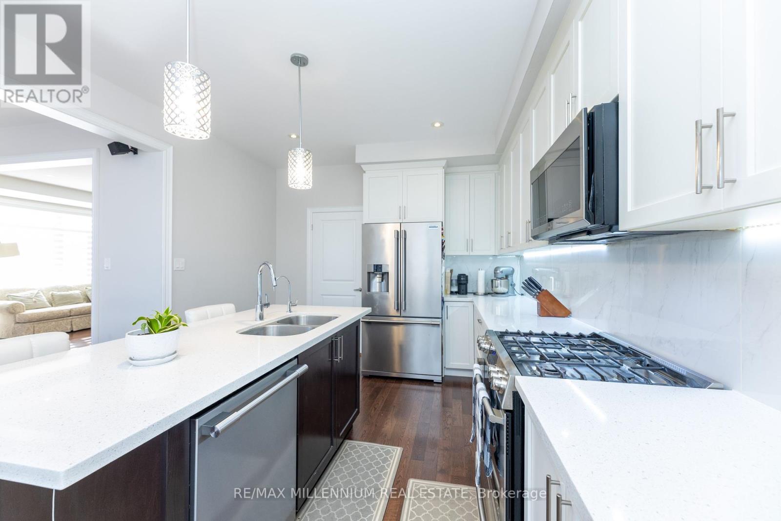 Photo 14 of 40 Frederick Pearson Street, East Gwillimbury ON