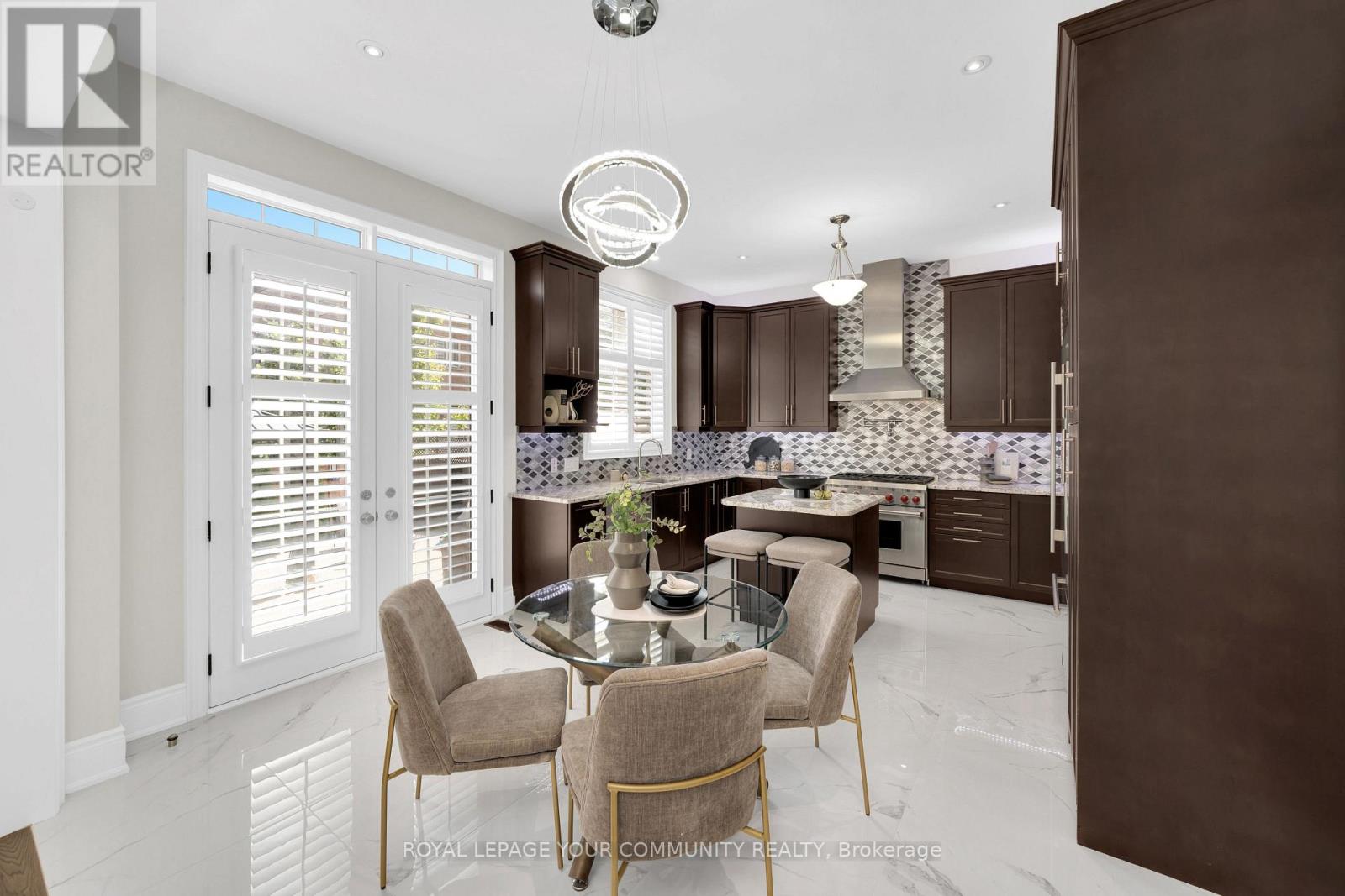 Photo 14 of 61 Ross Vennare Crescent, Vaughan ON