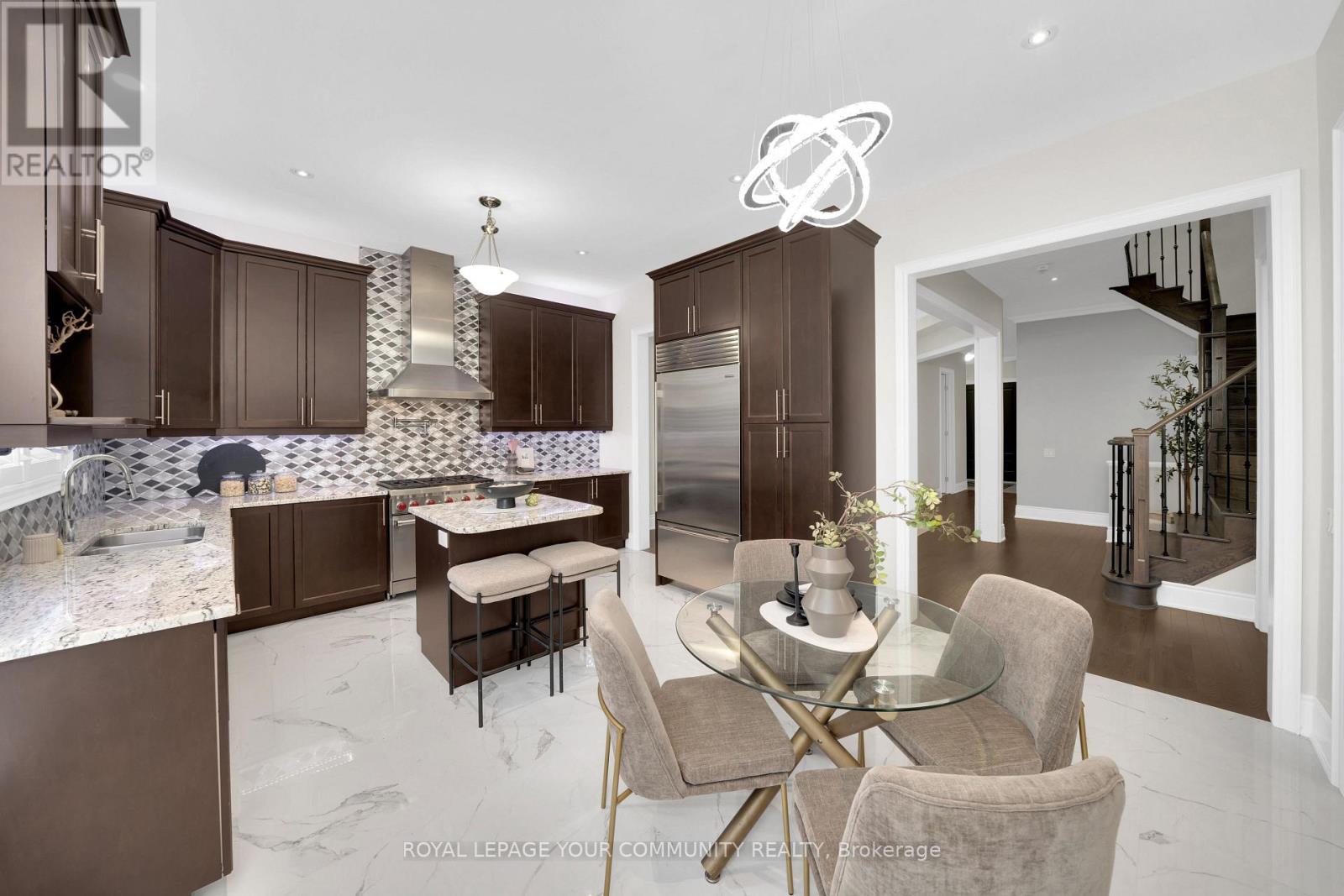 Photo 16 of 61 Ross Vennare Crescent, Vaughan ON
