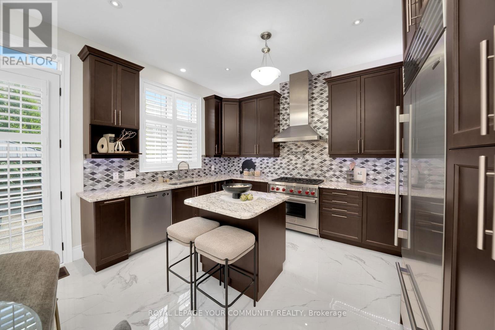 Photo 17 of 61 Ross Vennare Crescent, Vaughan ON