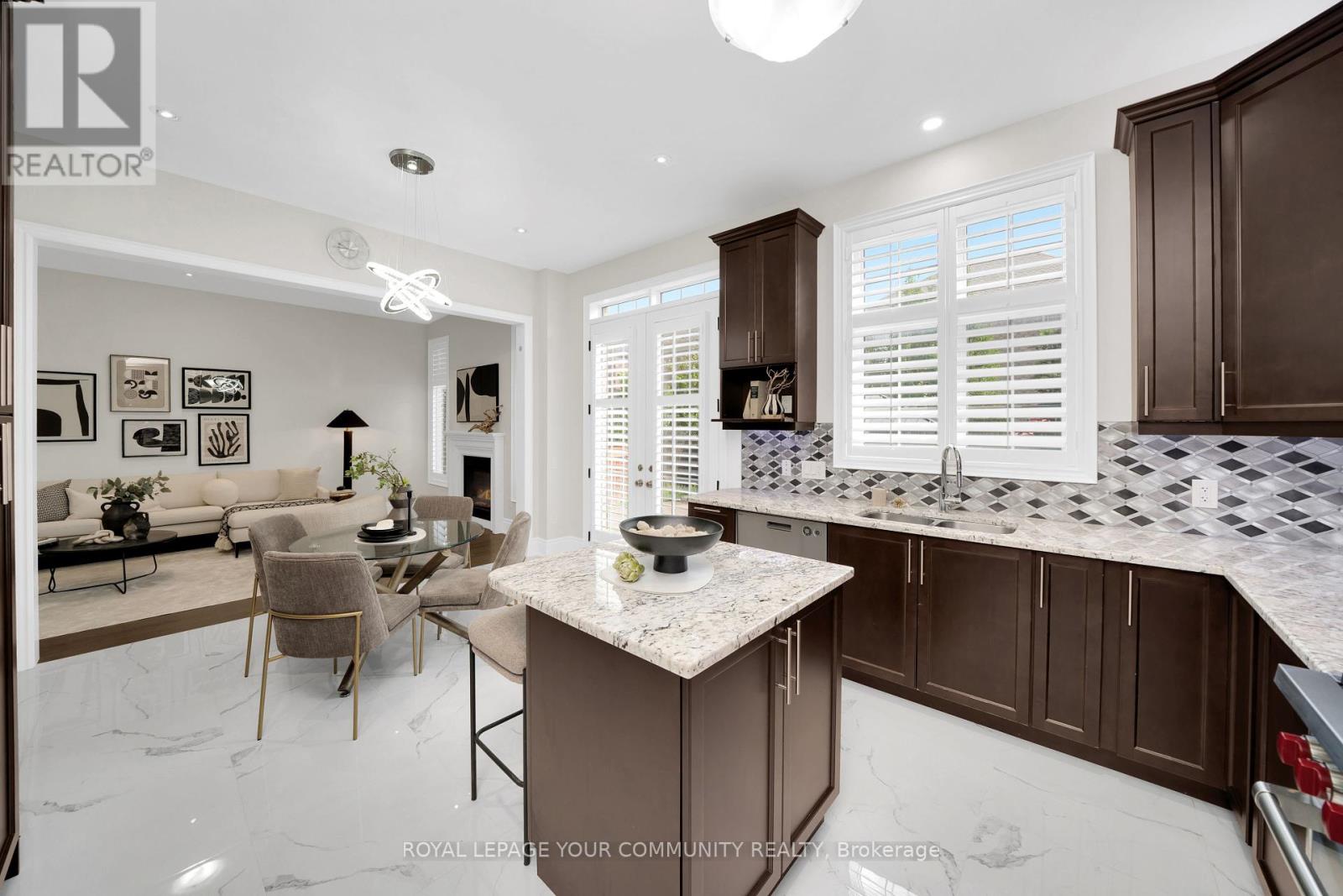 Photo 18 of 61 Ross Vennare Crescent, Vaughan ON
