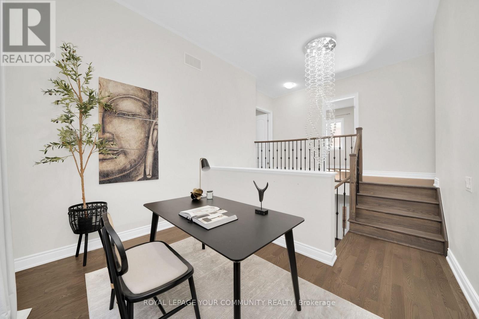 Photo 27 of 61 Ross Vennare Crescent, Vaughan ON