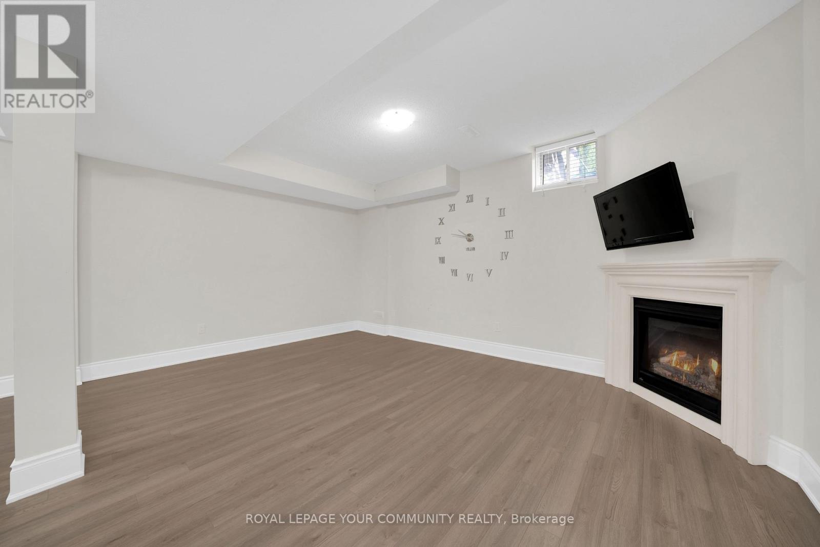 Photo 34 of 61 Ross Vennare Crescent, Vaughan ON