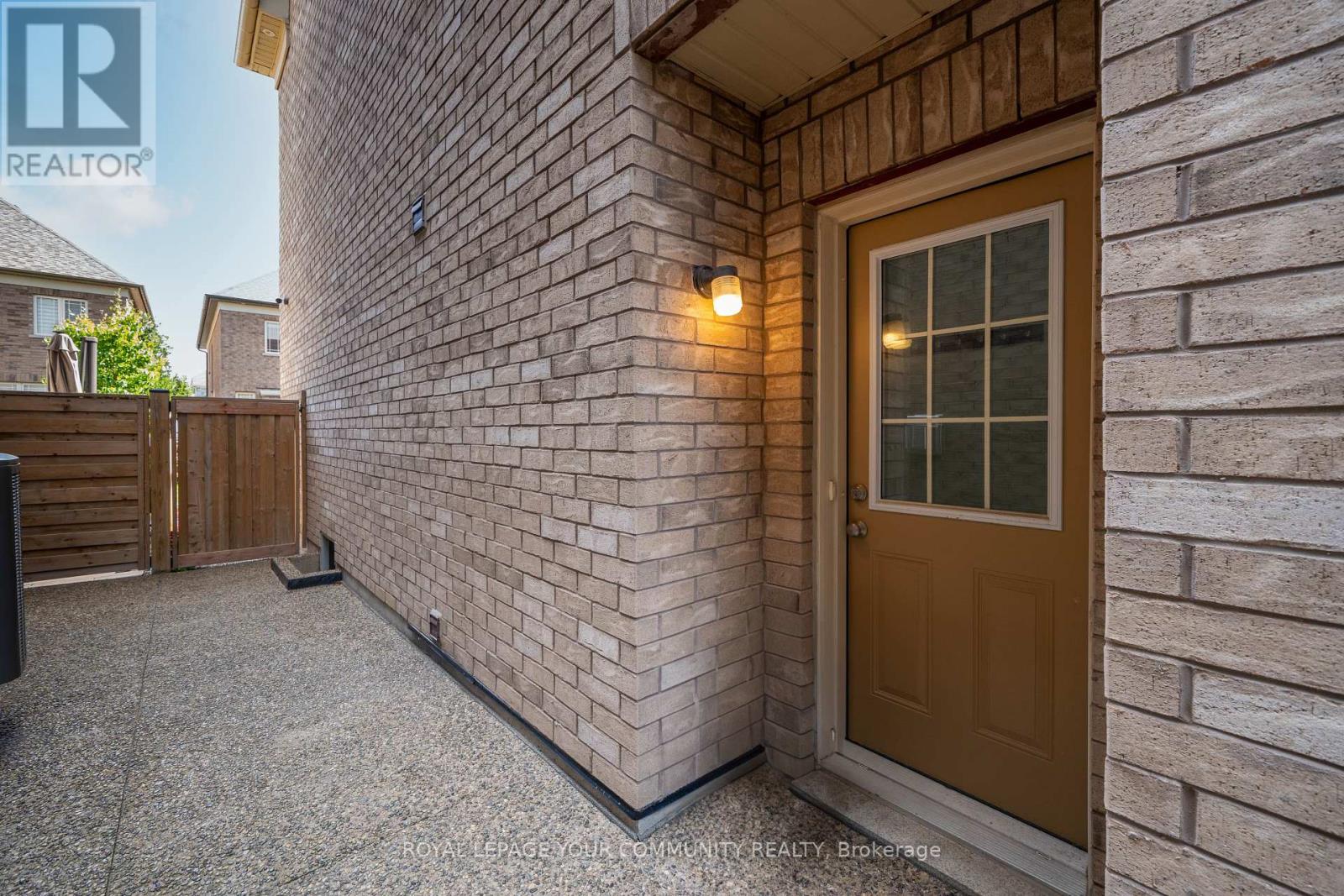 Photo 37 of 61 Ross Vennare Crescent, Vaughan ON