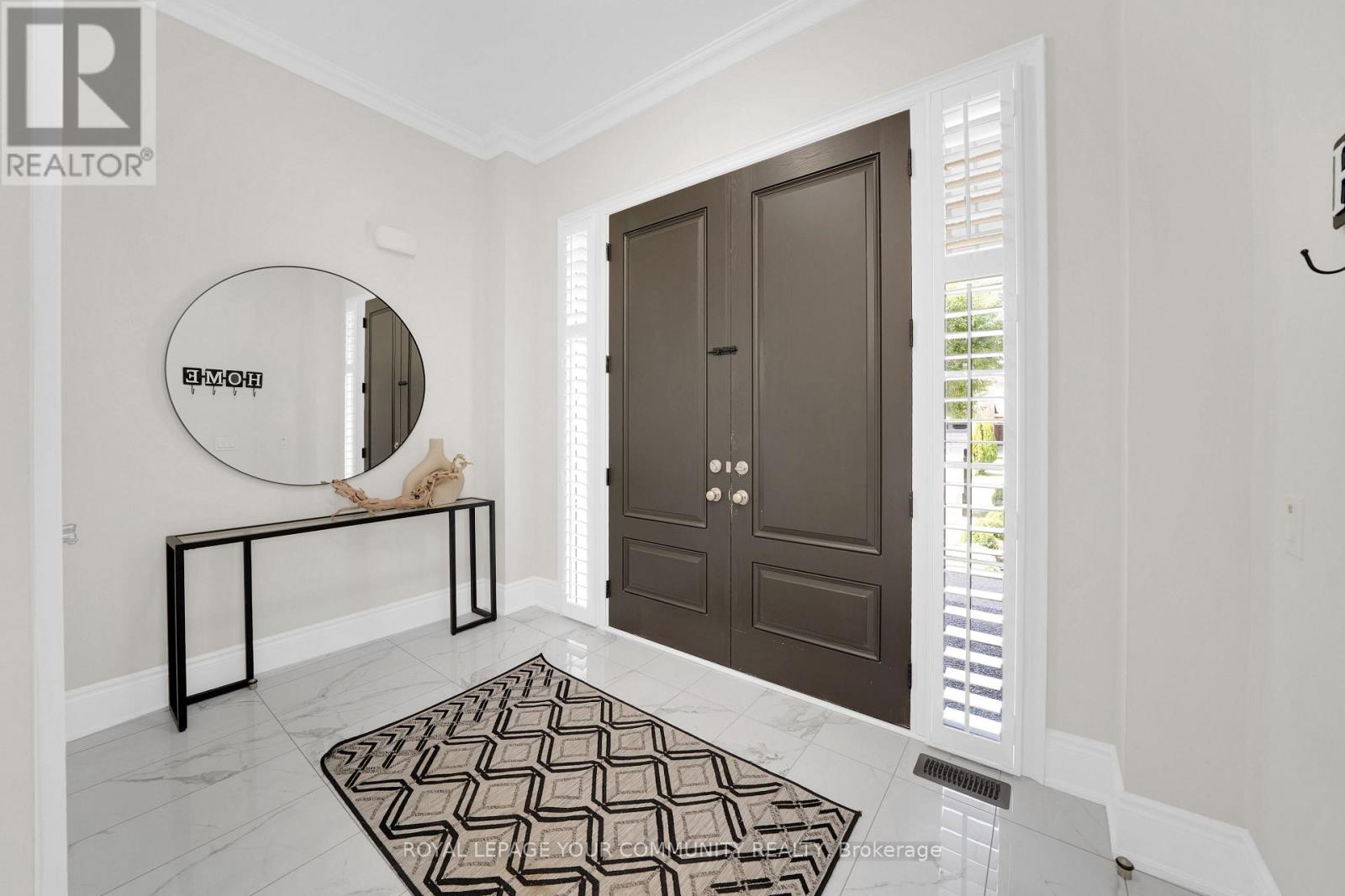 Photo 6 of 61 Ross Vennare Crescent, Vaughan ON