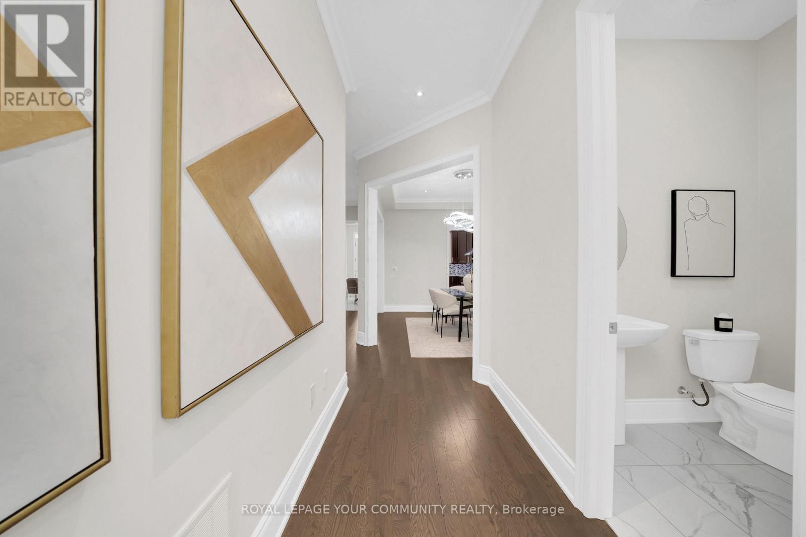 Photo 8 of 61 Ross Vennare Crescent, Vaughan ON