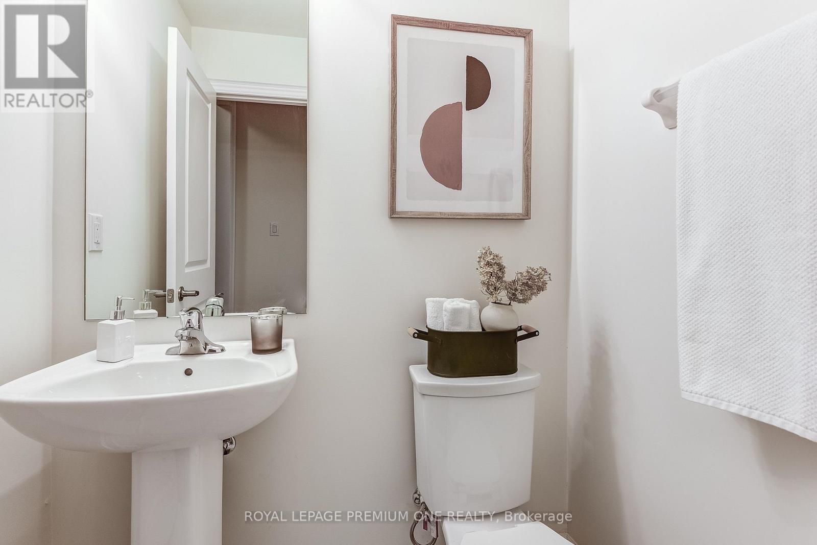 Photo 21 of 110 Thule Street, Vaughan ON