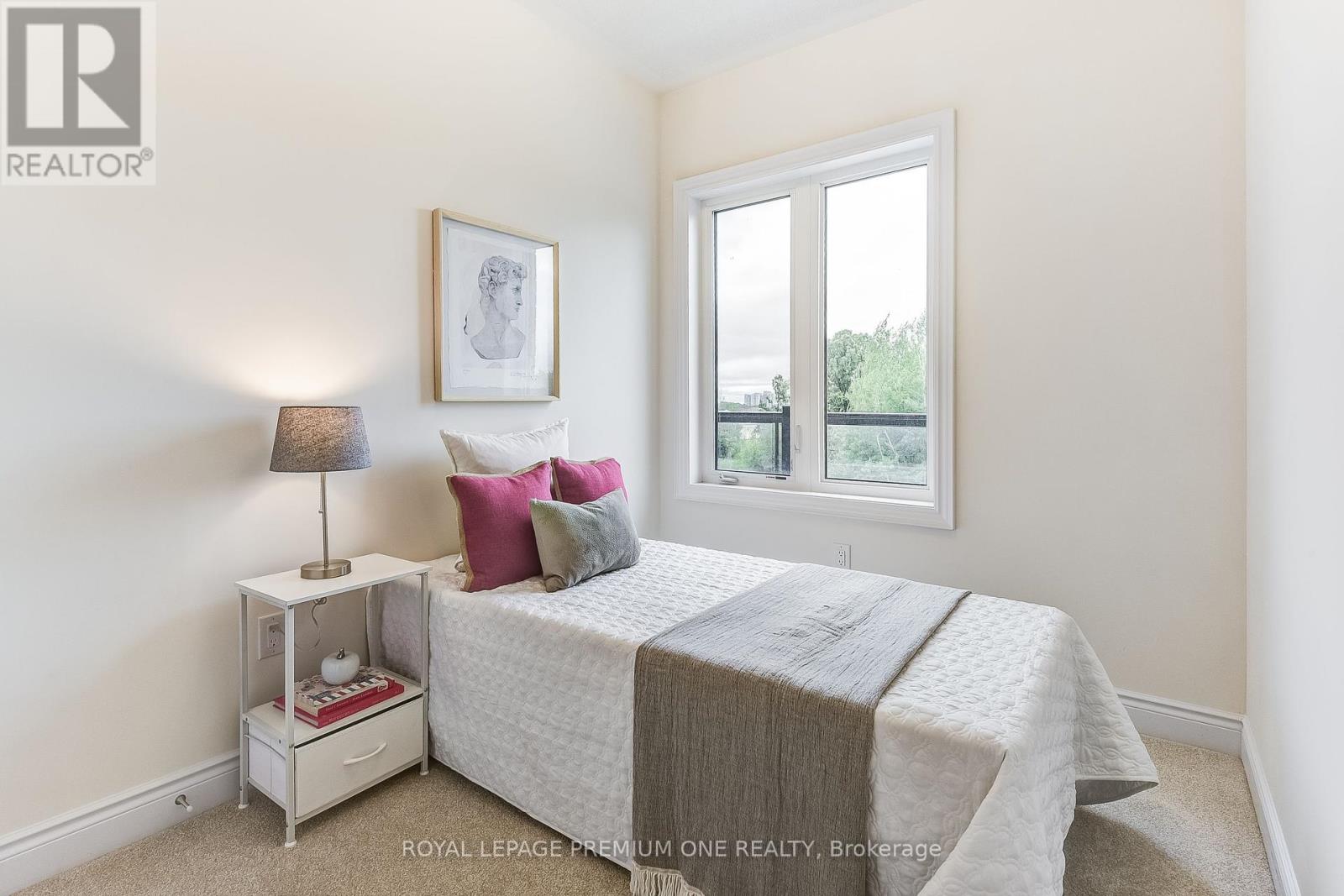 Photo 29 of 110 Thule Street, Vaughan ON