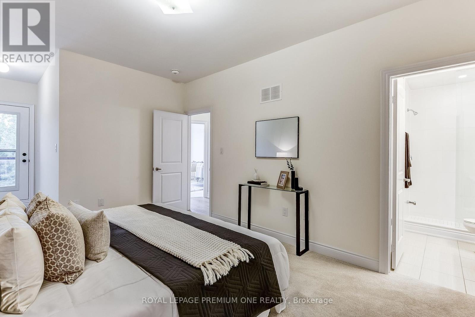 Photo 26 of 110 Thule Street, Vaughan ON
