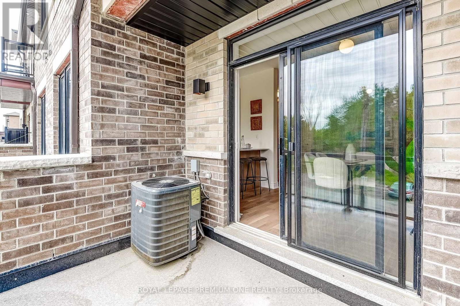 Photo 15 of 110 Thule Street, Vaughan ON
