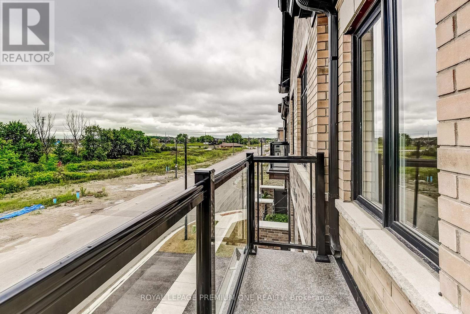 Photo 18 of 110 Thule Street, Vaughan ON