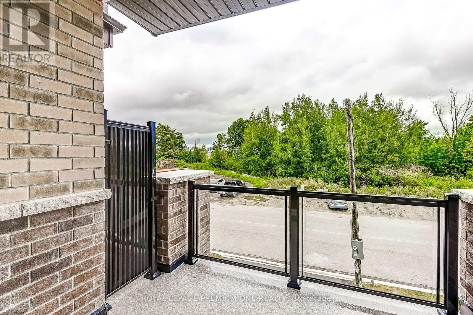 Photo 8 of 110 Thule Street, Vaughan ON