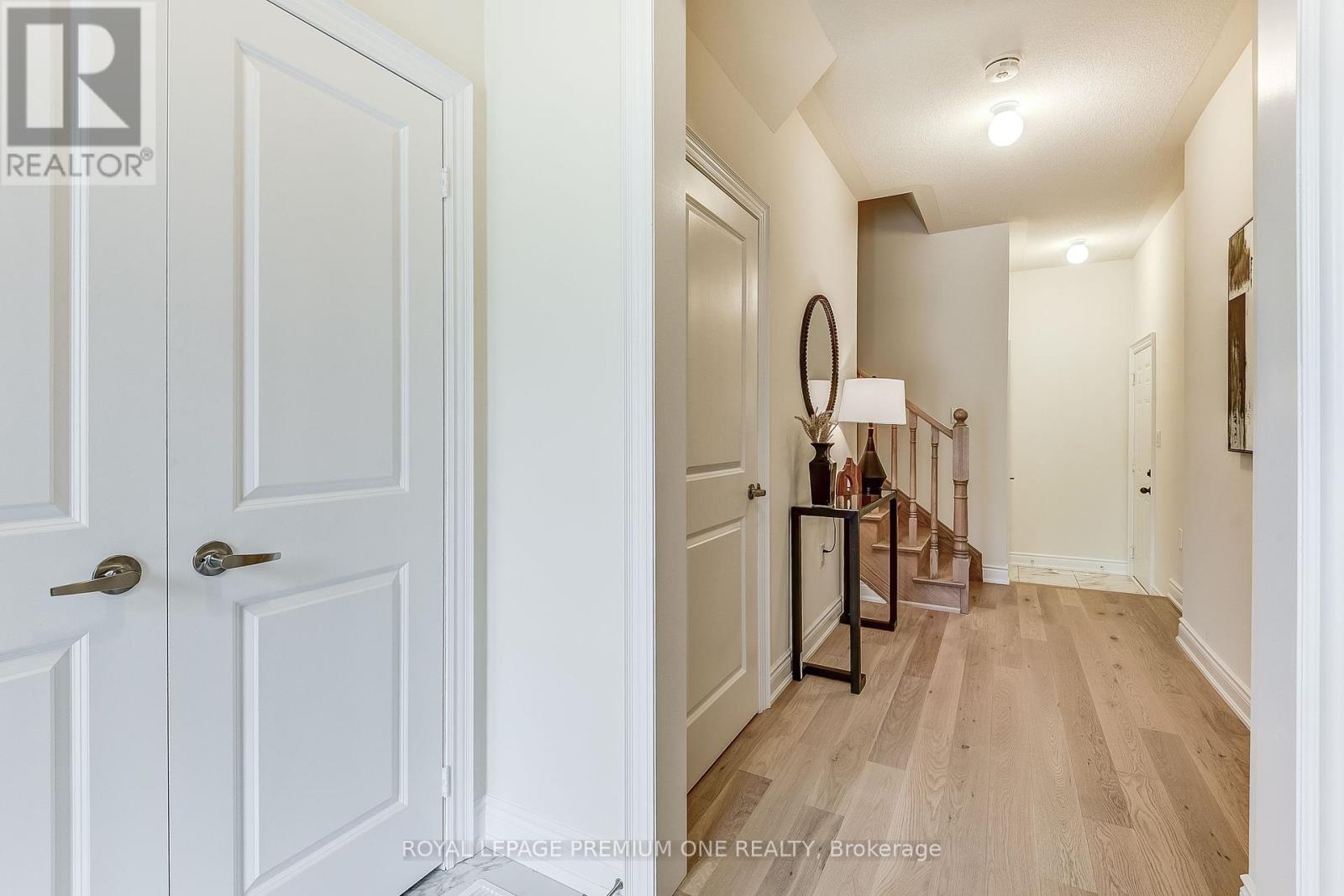 Photo 7 of 110 Thule Street, Vaughan ON