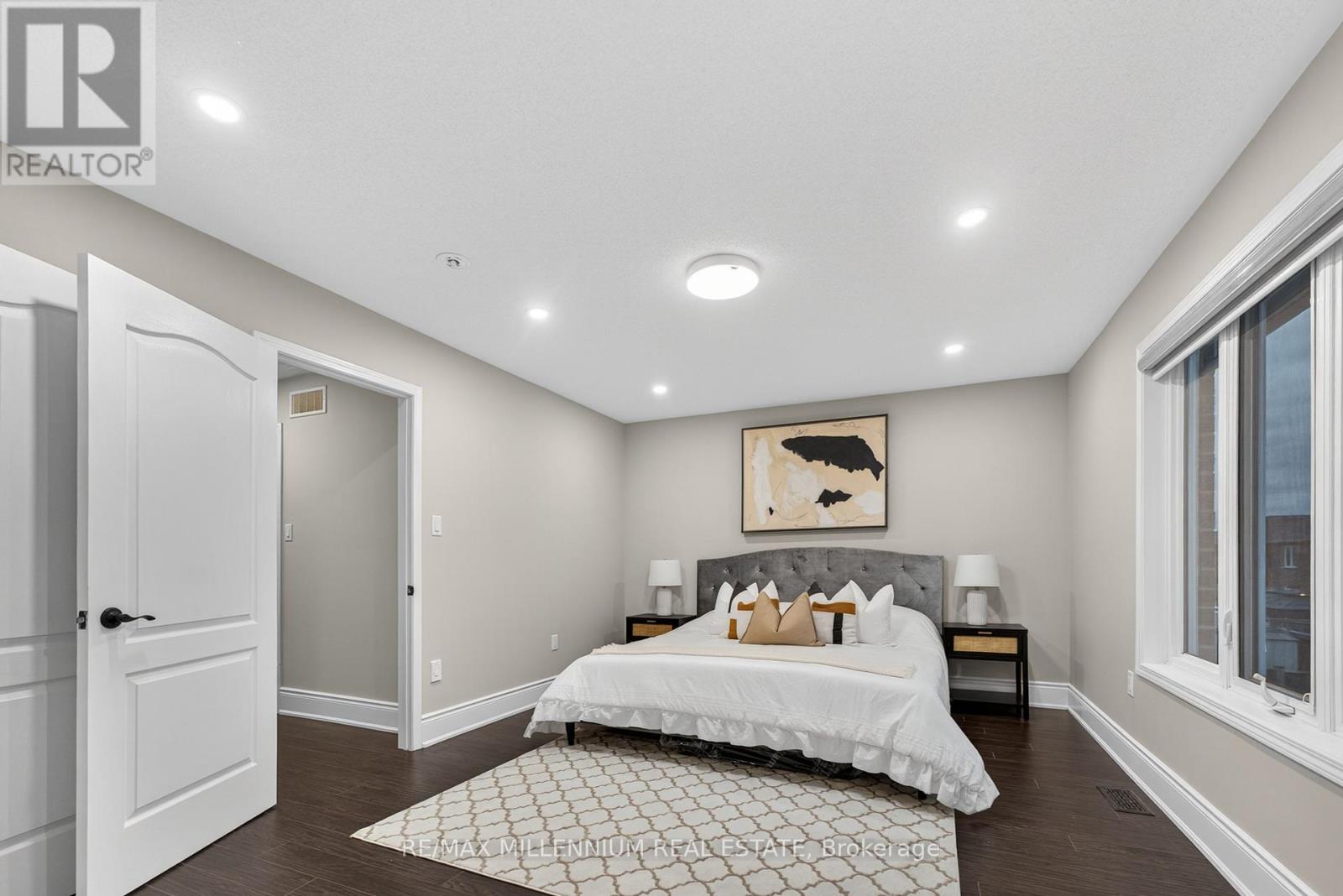 Photo 22 of 66 Armstrong Crescent, Bradford West Gwillimbury ON