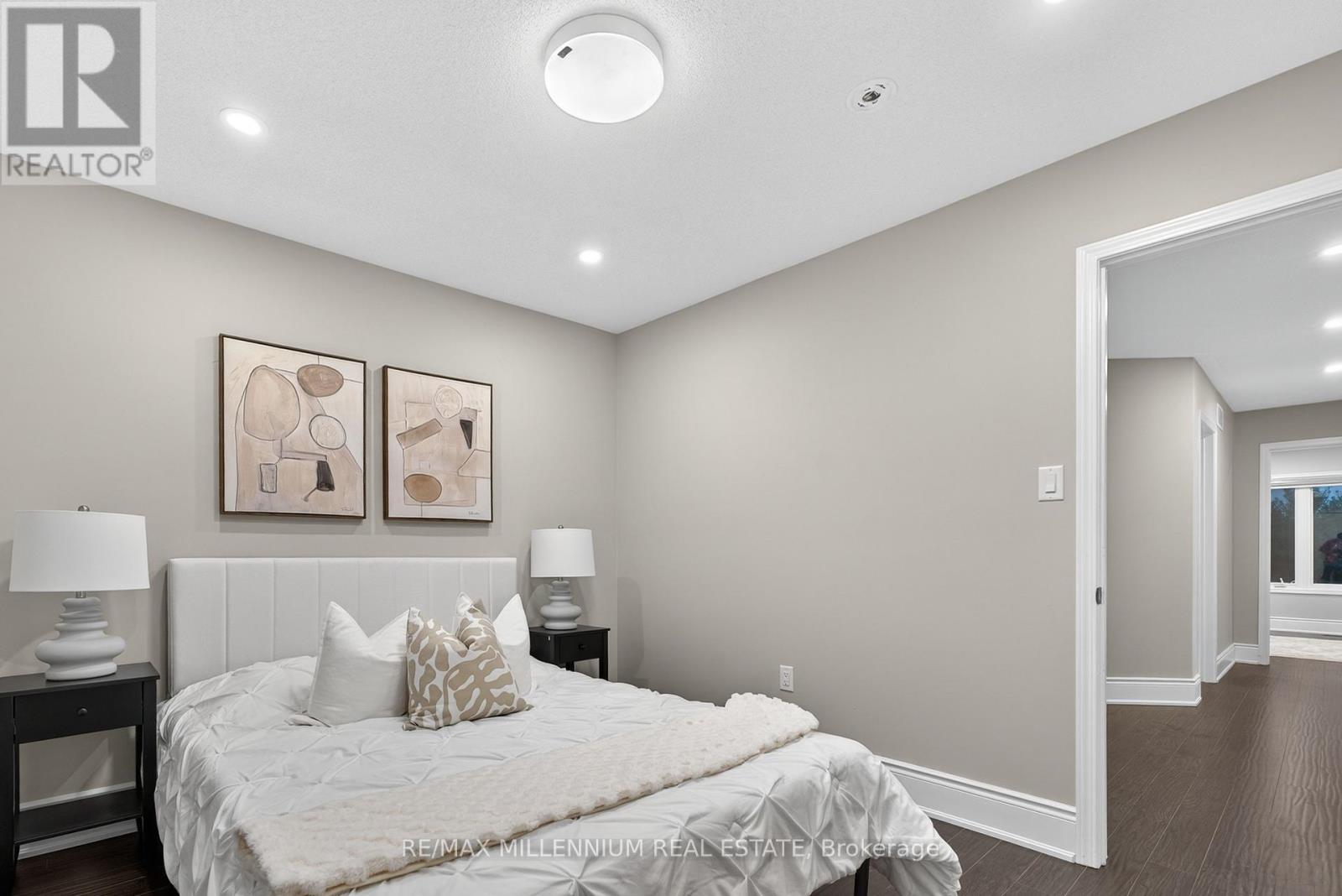 Photo 36 of 66 Armstrong Crescent, Bradford West Gwillimbury ON