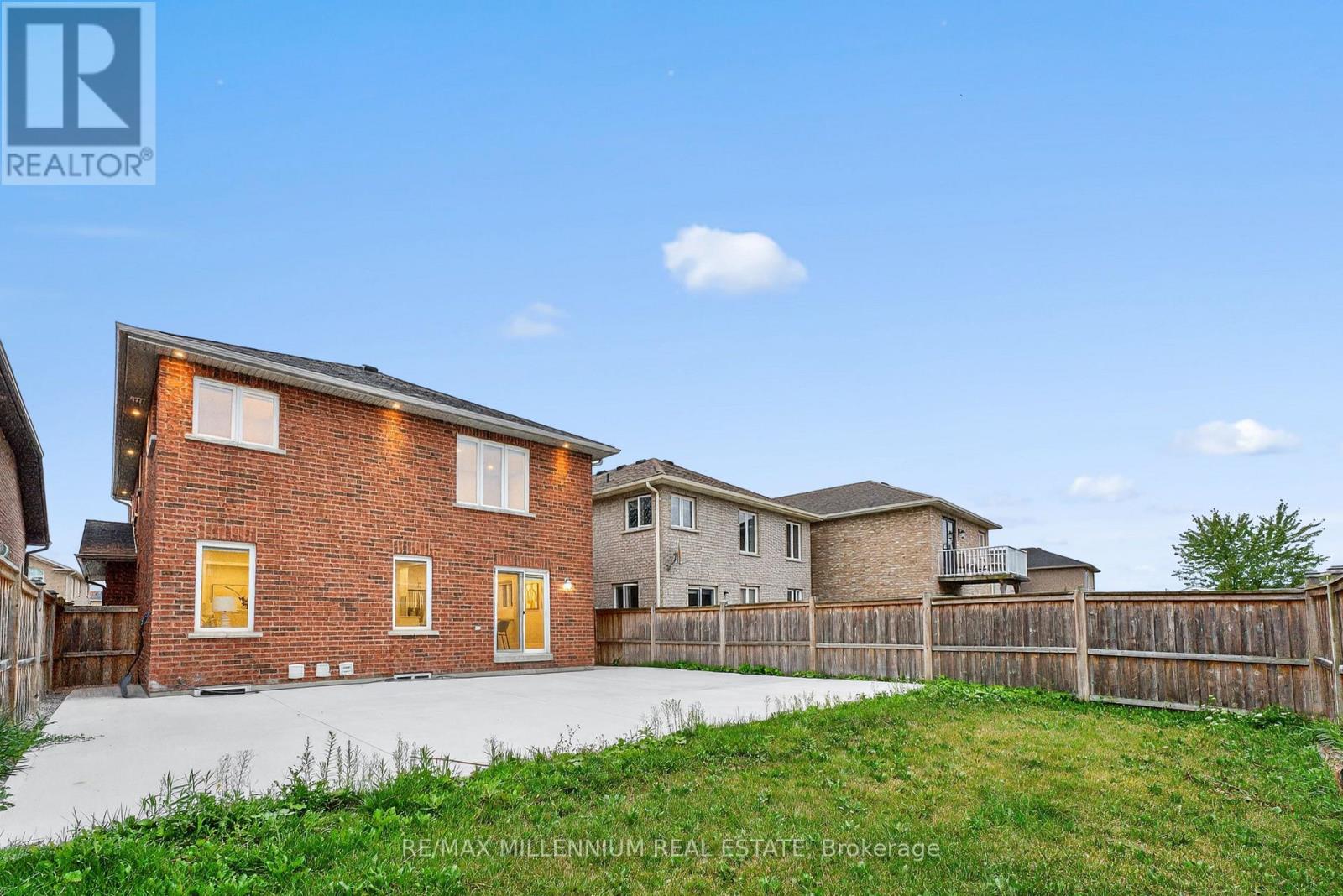 Photo 49 of 66 Armstrong Crescent, Bradford West Gwillimbury ON