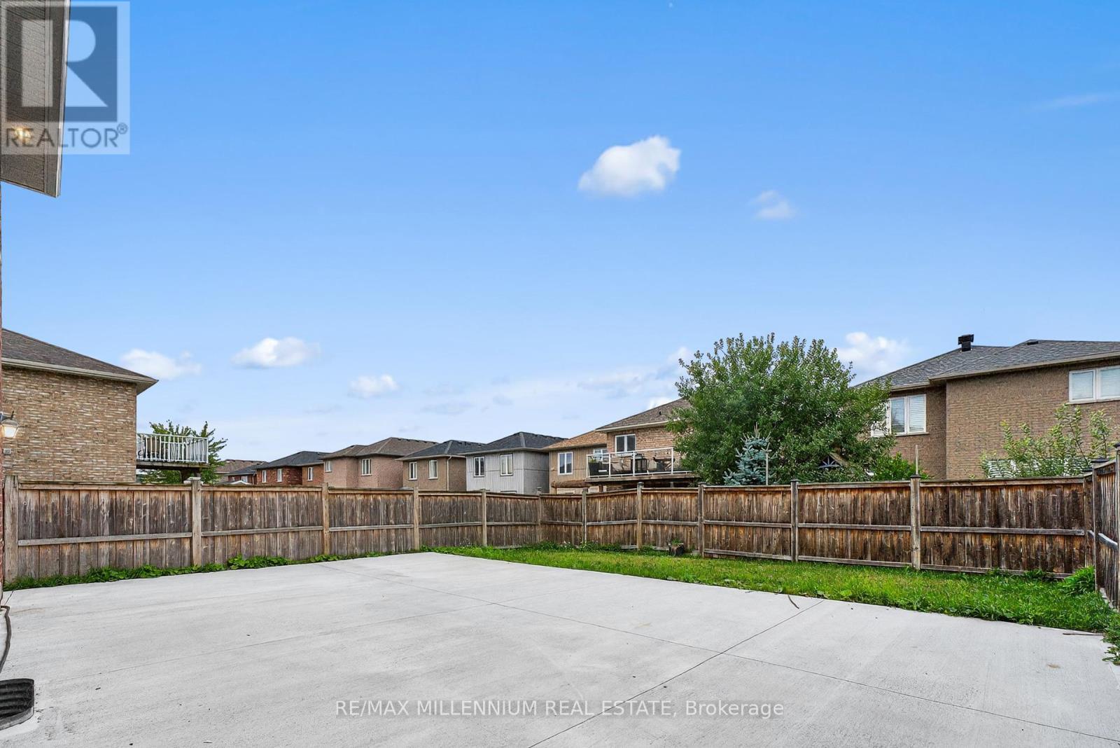 Photo 50 of 66 Armstrong Crescent, Bradford West Gwillimbury ON