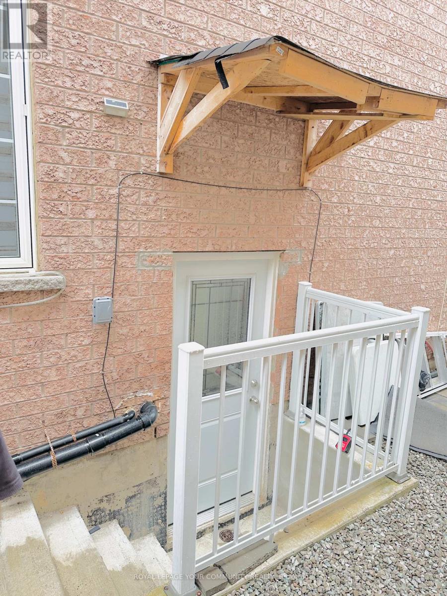 Photo 2 of Basement 132 Dolce Crescent, Vaughan ON