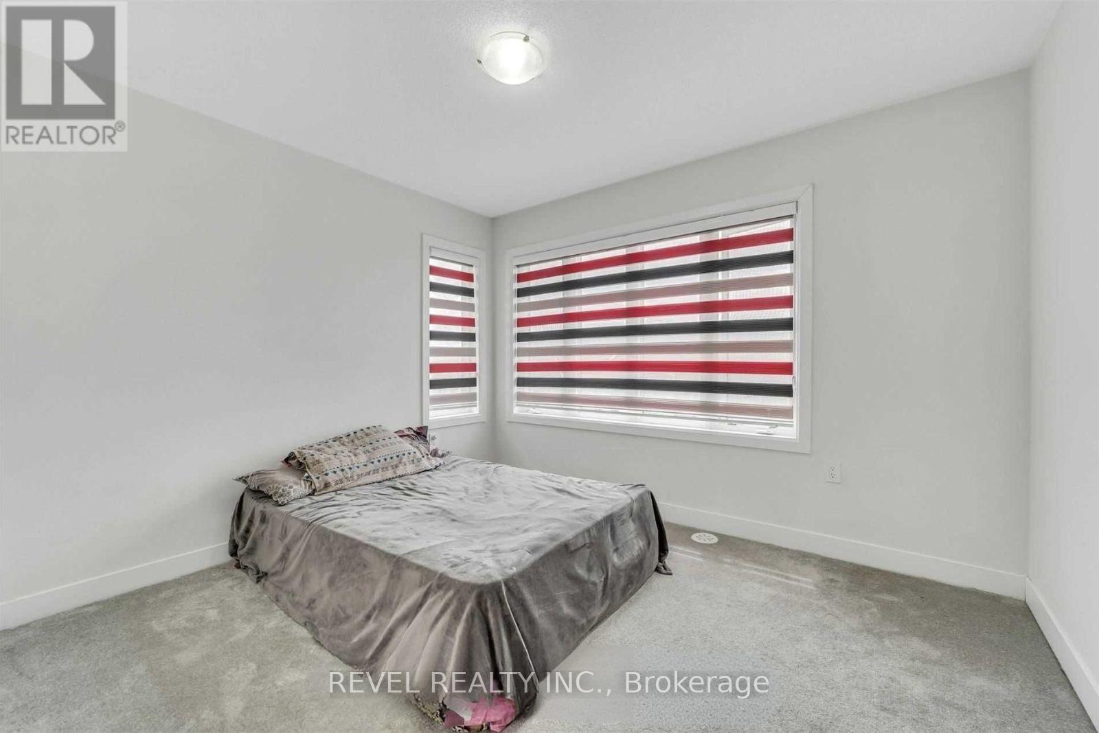 Photo 10 of 21 Donald Fleming Way, Whitby ON