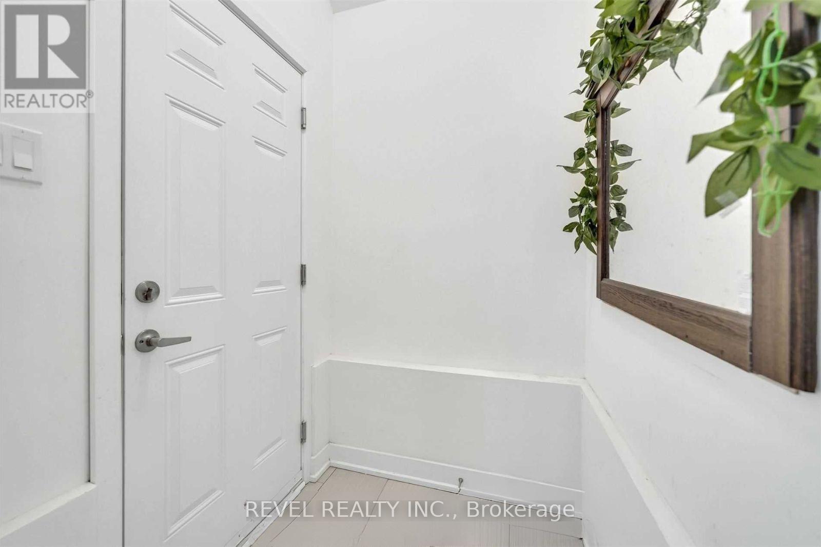 Photo 1 of 21 Donald Fleming Way, Whitby ON