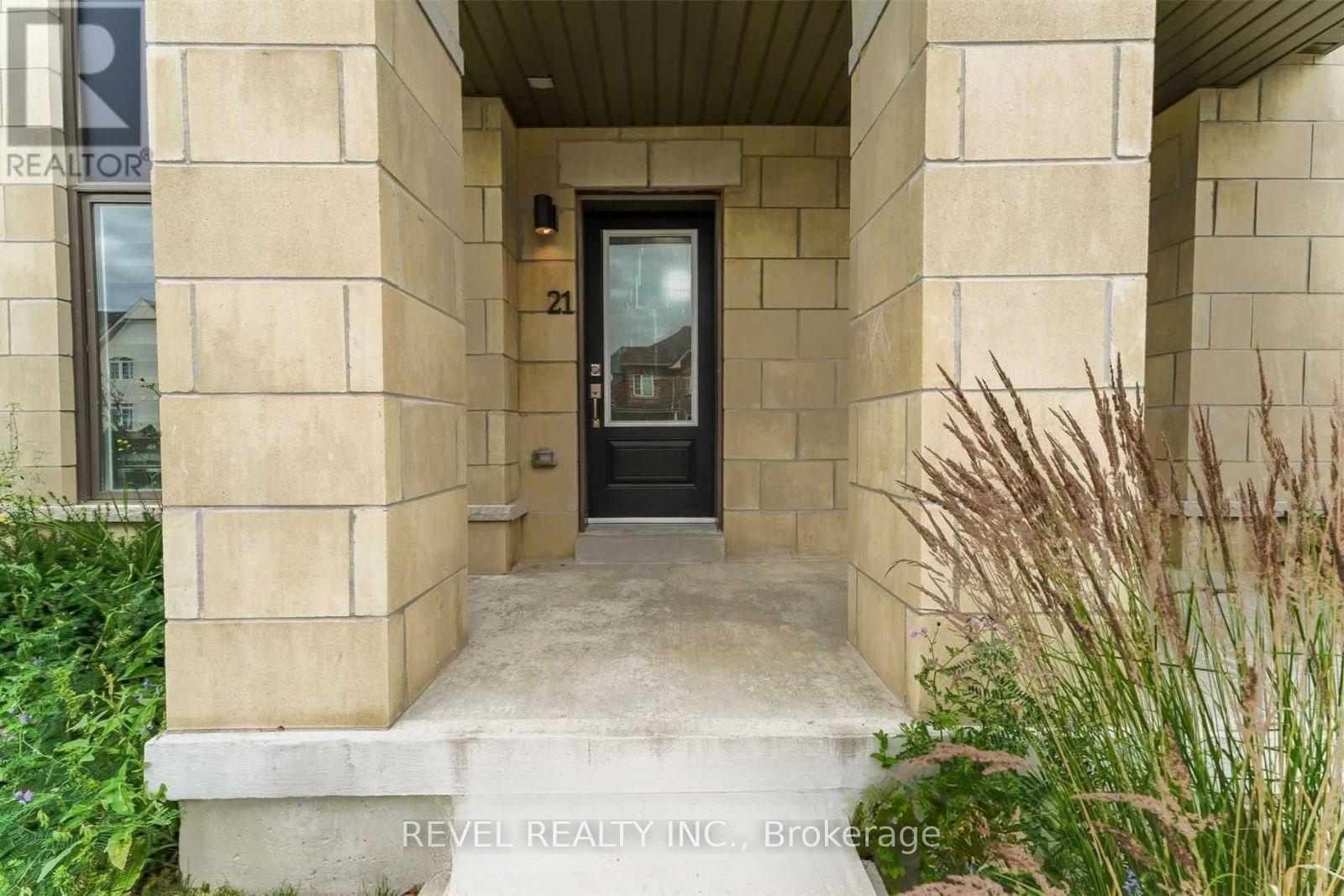 Photo 17 of 21 Donald Fleming Way, Whitby ON