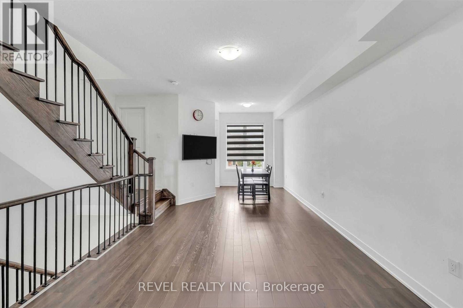Photo 8 of 21 Donald Fleming Way, Whitby ON