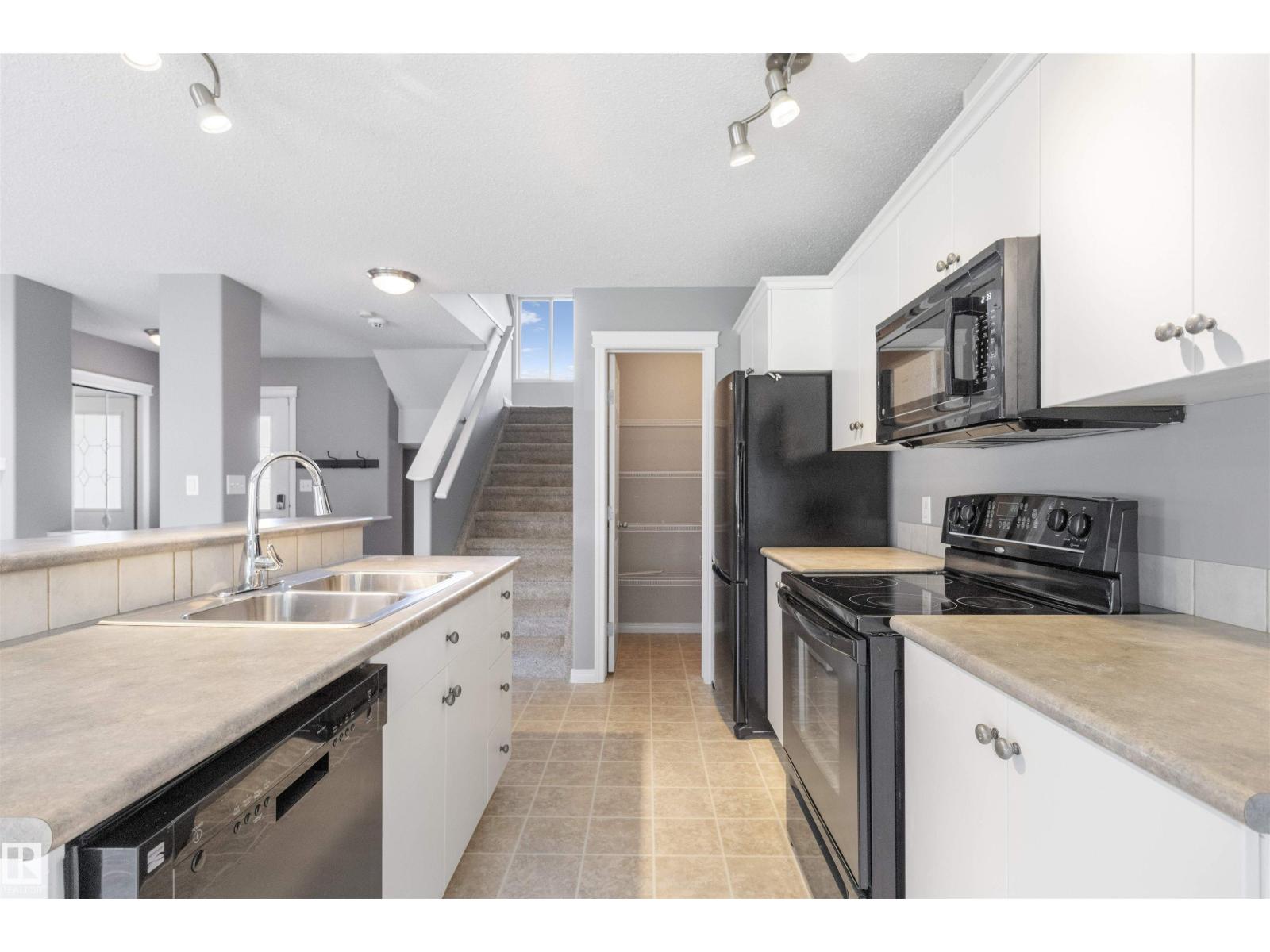 Photo 13 of 367 Summerton Cr, Sherwood Park AB