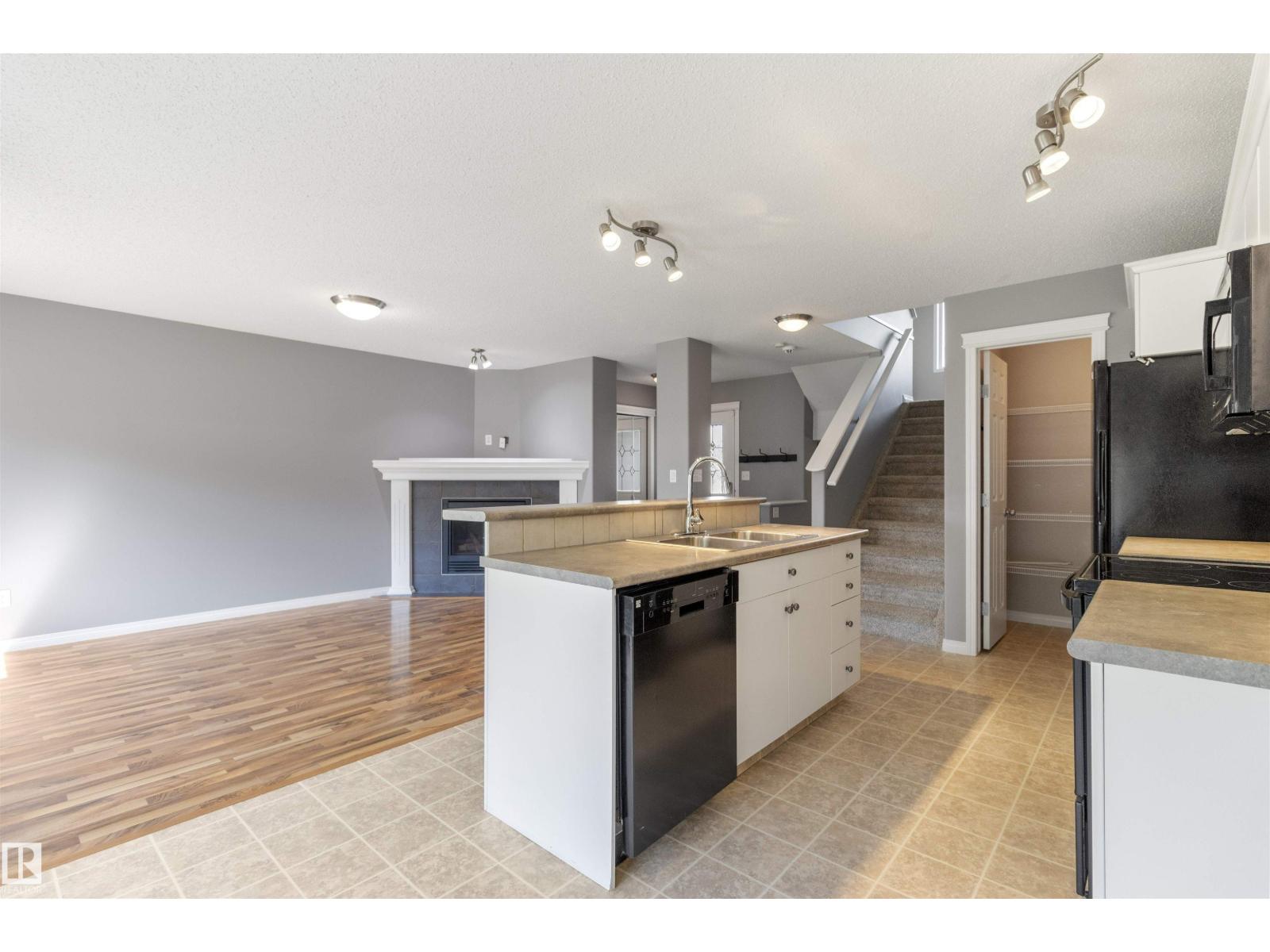 Photo 15 of 367 Summerton Cr, Sherwood Park AB
