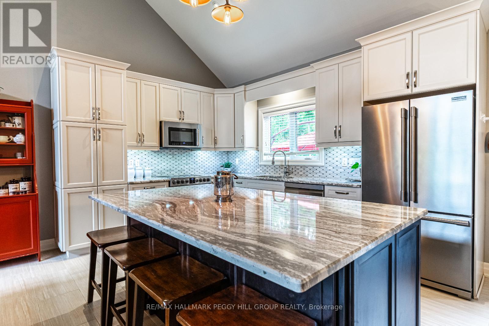 Photo 17 of 6 Valleyview Drive, Oromedonte ON