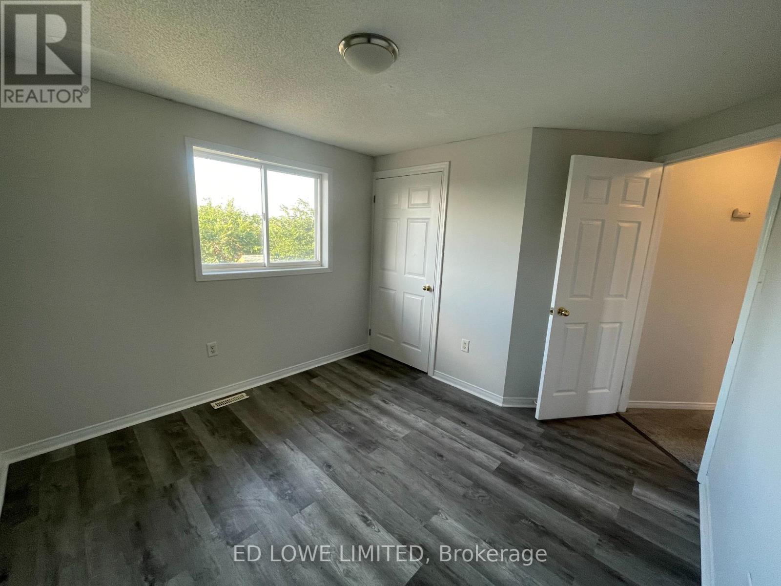 Photo 2 of 191 Dunsmore Lane, Barrie ON