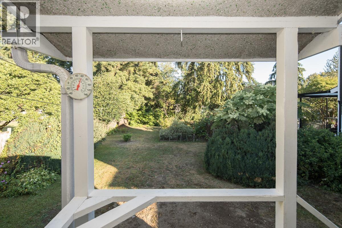 Photo 13 of 7985 Rosewood Street, Burnaby BC