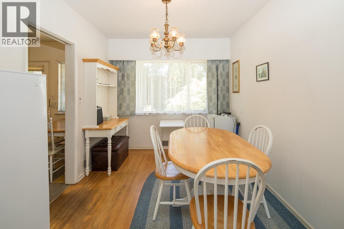 Photo 6 of 7985 Rosewood Street, Burnaby BC
