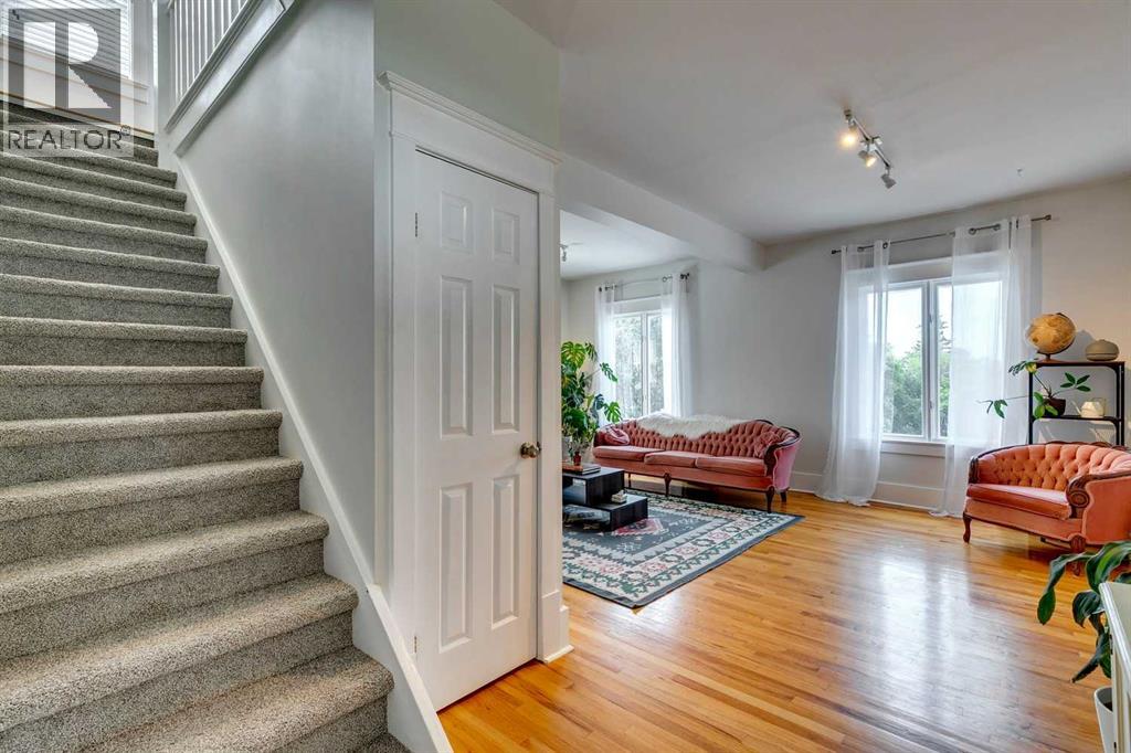 Single Family House for Sale in   Avenue SW Bankview Calgary 